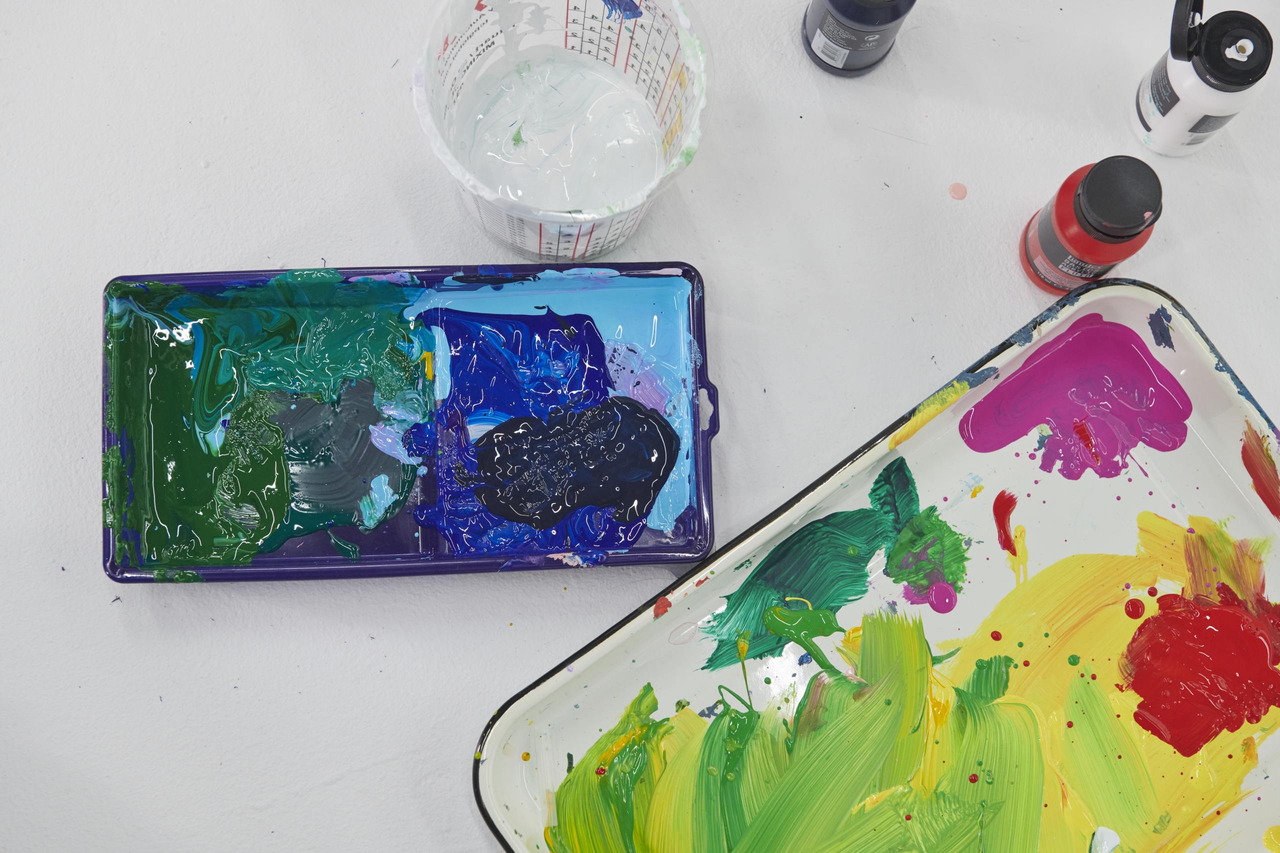 BASICS ACRYLIC FLUID_LIFESTYLE_6