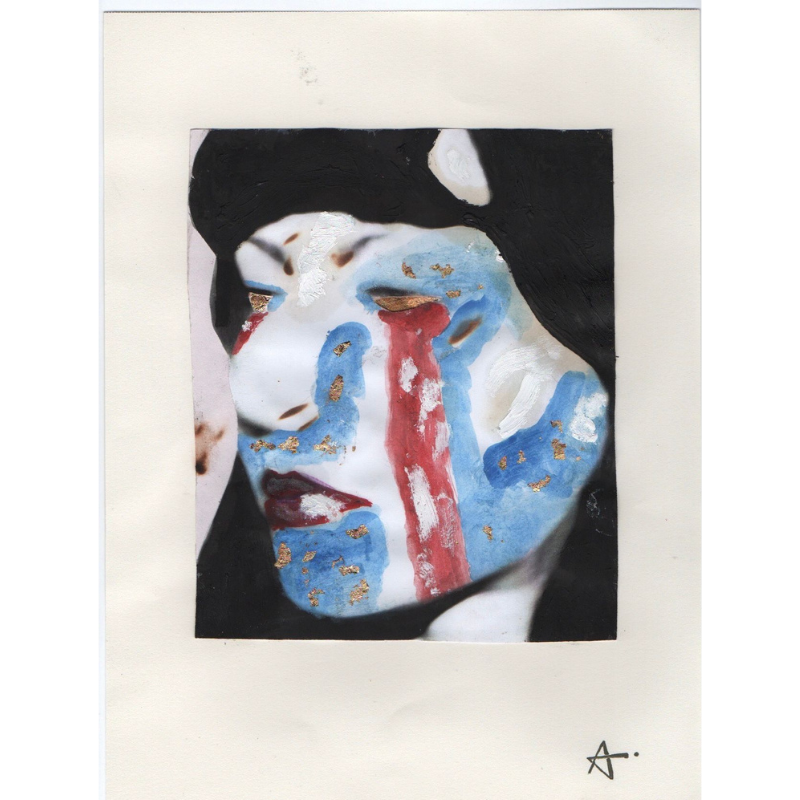 donna che piange la fine del mondo morale